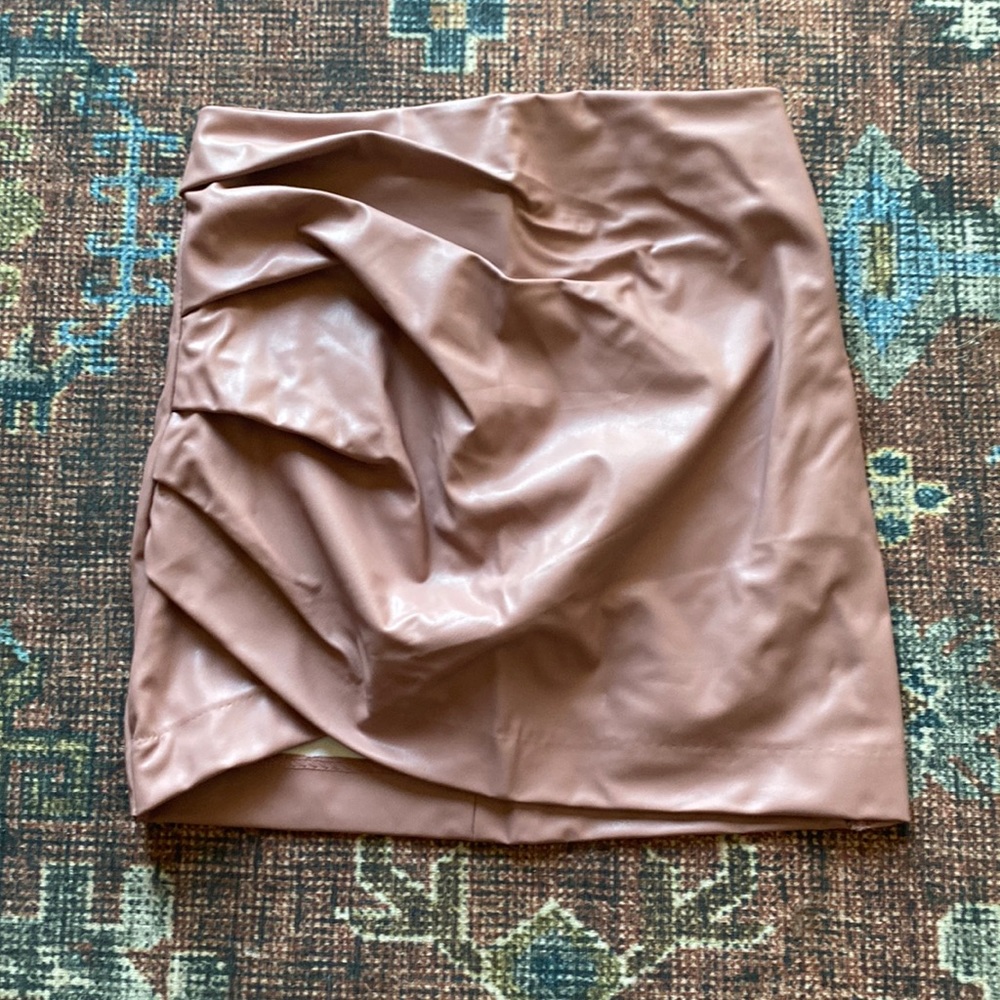 H&M draped mini skirt. Size 4.